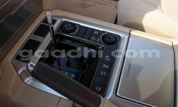 Nunua Imported Toyota Land Cruiser Nyeusi Gari ndani ya Import - Dubai nchini Somalia Nunua Imported Toyota Land Cruiser Nyeusi Gari ndani ya Import - Dubai nchini Somalia