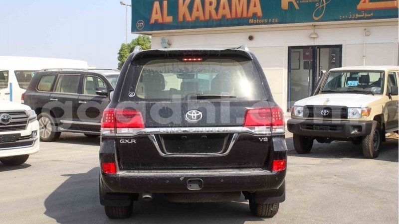 Big with watermark toyota land cruiser somalia import dubai 4181