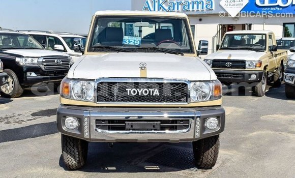 Buy Import Toyota Land Cruiser Beige Car in Import - Dubai in Somalia Buy Import Toyota Land Cruiser Beige Car in Import - Dubai in Somalia