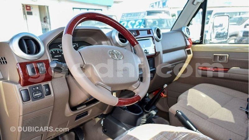 Big with watermark toyota land cruiser somalia import dubai 4182