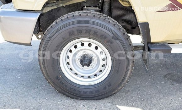 ይግዙ Imported Toyota Land Cruiser Beige መኪና በ Import - Dubai በ ሶማሊያ ይግዙ Imported Toyota Land Cruiser Beige መኪና በ Import - Dubai በ ሶማሊያ