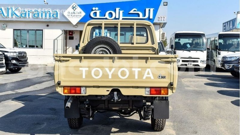 Big with watermark toyota land cruiser somalia import dubai 4185