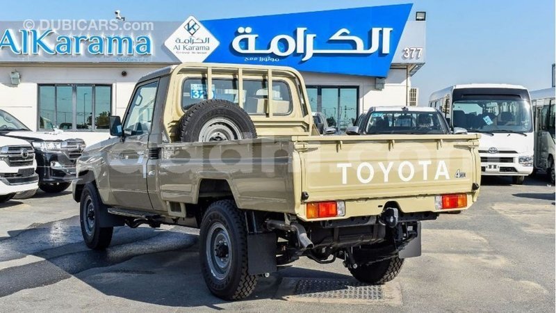 Big with watermark toyota land cruiser somalia import dubai 4185