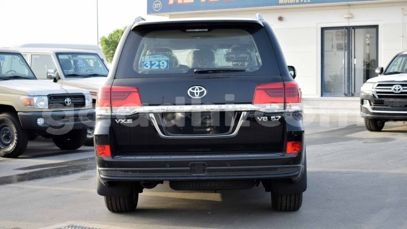 Big with watermark toyota land cruiser somalia import dubai 4186