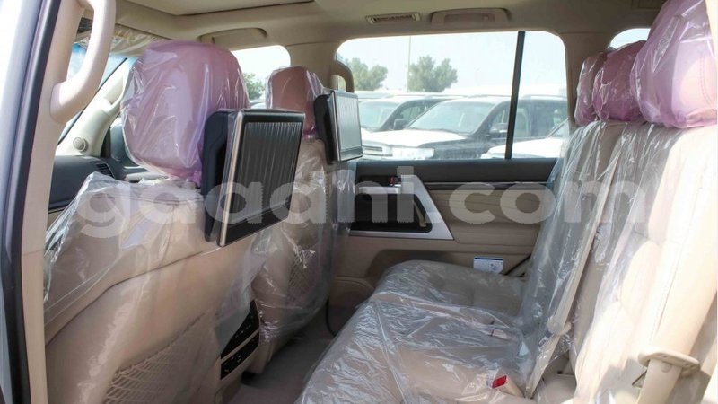 Big with watermark toyota land cruiser somalia import dubai 4187