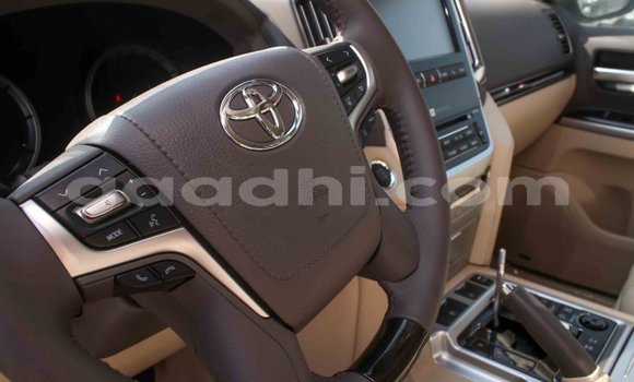 Buy Import Toyota Land Cruiser White Car in Import - Dubai in Somalia Buy Import Toyota Land Cruiser White Car in Import - Dubai in Somalia