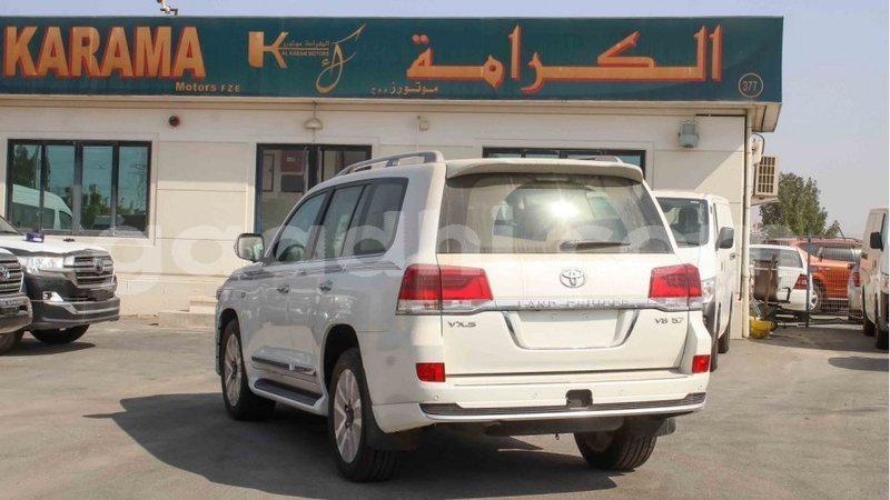 Big with watermark toyota land cruiser somalia import dubai 4187