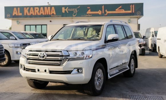Nunua Imported Toyota Land Cruiser Nyeupe Gari ndani ya Import - Dubai nchini Somalia Nunua Imported Toyota Land Cruiser Nyeupe Gari ndani ya Import - Dubai nchini Somalia