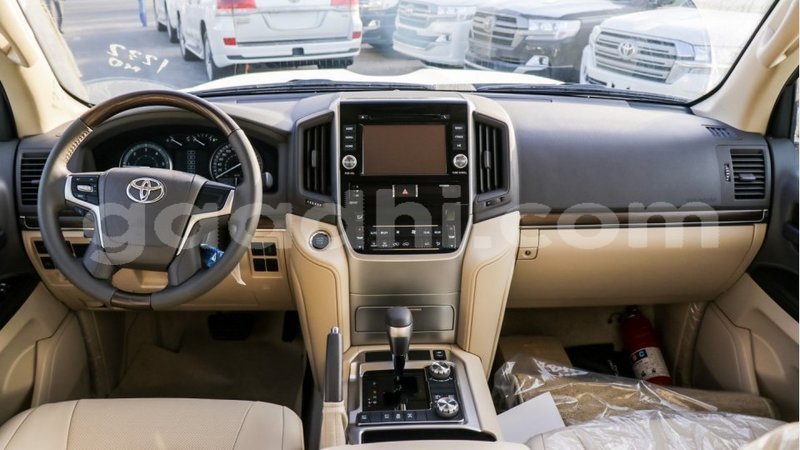 Big with watermark toyota land cruiser somalia import dubai 4189