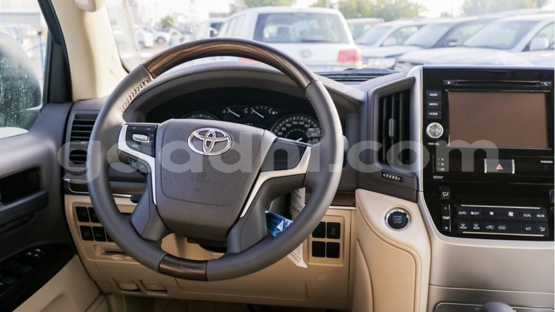 Big with watermark toyota land cruiser somalia import dubai 4189