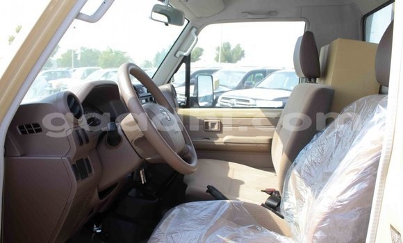 Buy Import Toyota Land Cruiser Beige Car in Import - Dubai in Somalia Buy Import Toyota Land Cruiser Beige Car in Import - Dubai in Somalia