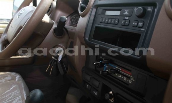 Buy Import Toyota Land Cruiser Beige Car in Import - Dubai in Somalia Buy Import Toyota Land Cruiser Beige Car in Import - Dubai in Somalia
