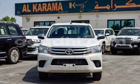 Nunua Imported Toyota Hilux Nyeupe Gari ndani ya Import - Dubai nchini Somalia Nunua Imported Toyota Hilux Nyeupe Gari ndani ya Import - Dubai nchini Somalia