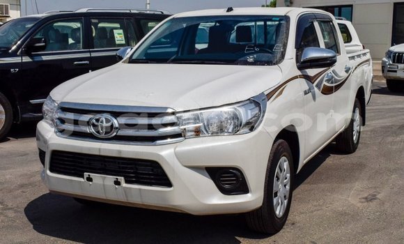 Nunua Imported Toyota Hilux Nyeupe Gari ndani ya Import - Dubai nchini Somalia Nunua Imported Toyota Hilux Nyeupe Gari ndani ya Import - Dubai nchini Somalia