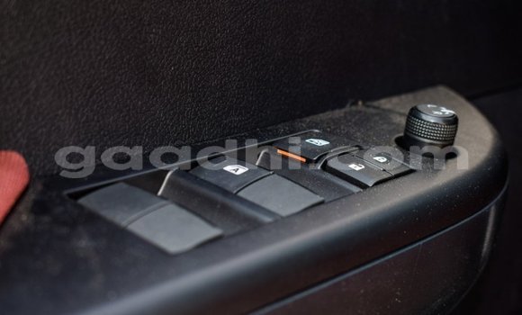 Nunua Imported Toyota Hilux Nyeupe Gari ndani ya Import - Dubai nchini Somalia Nunua Imported Toyota Hilux Nyeupe Gari ndani ya Import - Dubai nchini Somalia