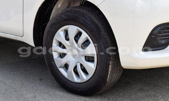 Nunua Imported Toyota Hilux Nyeupe Gari ndani ya Import - Dubai nchini Somalia Nunua Imported Toyota Hilux Nyeupe Gari ndani ya Import - Dubai nchini Somalia