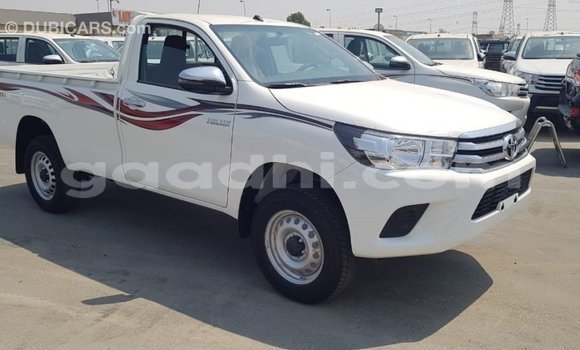 Nunua Imported Toyota Hilux Nyeupe Gari ndani ya Import - Dubai nchini Somalia Nunua Imported Toyota Hilux Nyeupe Gari ndani ya Import - Dubai nchini Somalia