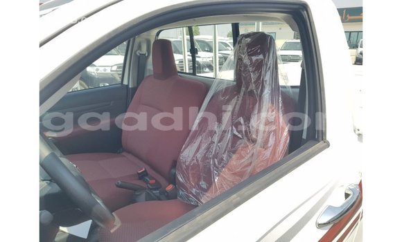 Nunua Imported Toyota Hilux Nyeupe Gari ndani ya Import - Dubai nchini Somalia Nunua Imported Toyota Hilux Nyeupe Gari ndani ya Import - Dubai nchini Somalia
