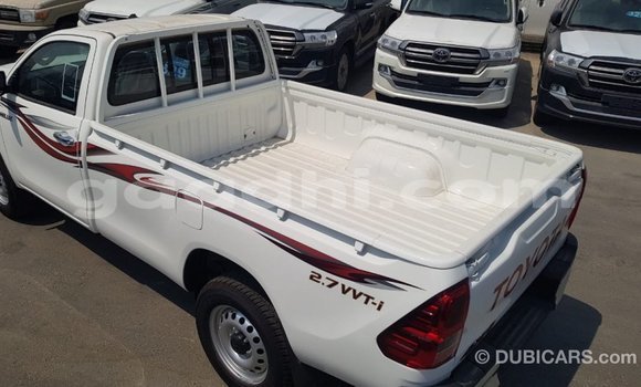 Nunua Imported Toyota Hilux Nyeupe Gari ndani ya Import - Dubai nchini Somalia Nunua Imported Toyota Hilux Nyeupe Gari ndani ya Import - Dubai nchini Somalia
