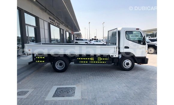 Nunua Imported Mitsubishi L400 Nyeupe Lori ndani ya Import - Dubai nchini Somalia Nunua Imported Mitsubishi L400 Nyeupe Lori ndani ya Import - Dubai nchini Somalia