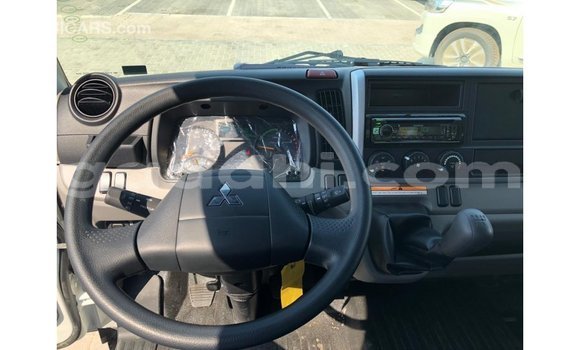 Nunua Imported Mitsubishi L400 Nyeupe Lori ndani ya Import - Dubai nchini Somalia Nunua Imported Mitsubishi L400 Nyeupe Lori ndani ya Import - Dubai nchini Somalia