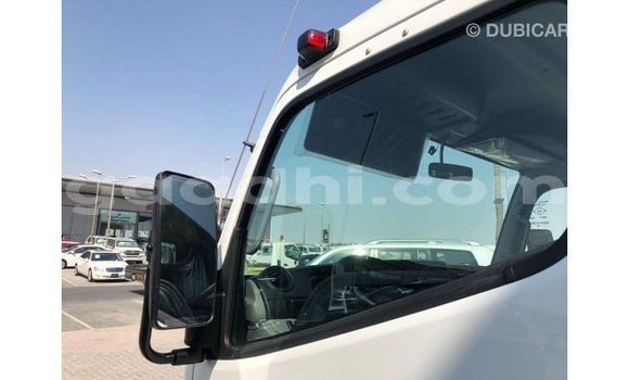 Nunua Imported Mitsubishi L400 Nyeupe Lori ndani ya Import - Dubai nchini Somalia Nunua Imported Mitsubishi L400 Nyeupe Lori ndani ya Import - Dubai nchini Somalia