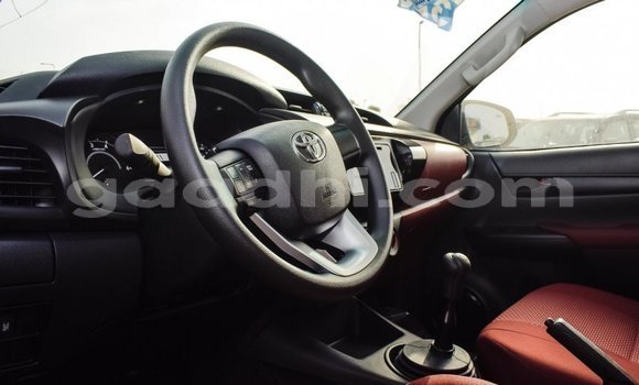 ይግዙ Imported Toyota Hilux ነጭ መኪና በ Import - Dubai በ ሶማሊያ ይግዙ Imported Toyota Hilux ነጭ መኪና በ Import - Dubai በ ሶማሊያ