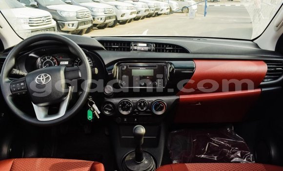 ይግዙ Imported Toyota Hilux ነጭ መኪና በ Import - Dubai በ ሶማሊያ ይግዙ Imported Toyota Hilux ነጭ መኪና በ Import - Dubai በ ሶማሊያ