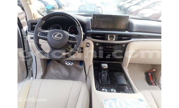 Imported Lexus LX White Makiinaa iti Import - Dubai keessatti Somalia keessatti Imported Lexus LX White Makiinaa iti Import - Dubai keessatti Somalia keessatti