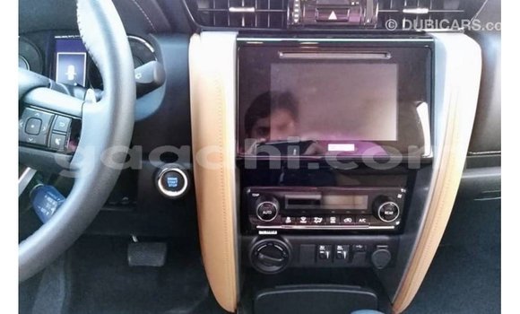 ይግዙ Imported Toyota Fortuner ነጭ መኪና በ Import - Dubai በ ሶማሊያ ይግዙ Imported Toyota Fortuner ነጭ መኪና በ Import - Dubai በ ሶማሊያ