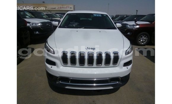 Acheter Import Voiture Jeep Cherokee Blanc à Import - Dubai, Somalie Acheter Import Voiture Jeep Cherokee Blanc à Import - Dubai, Somalie