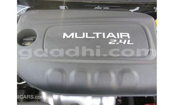 Acheter Import Voiture Jeep Cherokee Blanc à Import - Dubai, Somalie Acheter Import Voiture Jeep Cherokee Blanc à Import - Dubai, Somalie