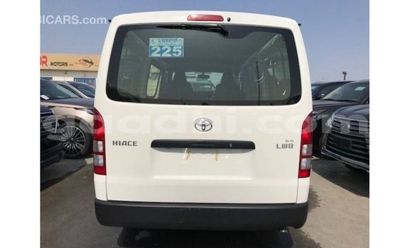 Acheter Import Voiture Toyota Hiace Blanc à Import - Dubai, Somalie Acheter Import Voiture Toyota Hiace Blanc à Import - Dubai, Somalie
