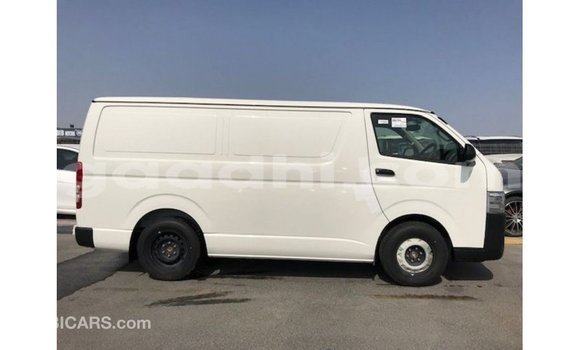 Acheter Import Voiture Toyota Hiace Blanc à Import - Dubai, Somalie Acheter Import Voiture Toyota Hiace Blanc à Import - Dubai, Somalie