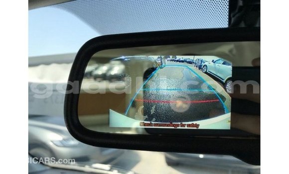 Acheter Import Voiture Toyota Hiace Blanc à Import - Dubai, Somalie Acheter Import Voiture Toyota Hiace Blanc à Import - Dubai, Somalie