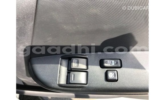 Acheter Import Voiture Toyota Hiace Blanc à Import - Dubai, Somalie Acheter Import Voiture Toyota Hiace Blanc à Import - Dubai, Somalie