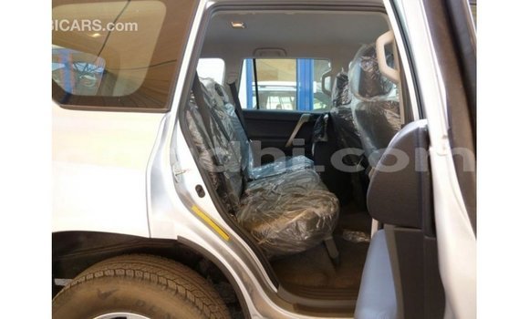Acheter Import Voiture Toyota Prado Autre à Import - Dubai, Somalie Acheter Import Voiture Toyota Prado Autre à Import - Dubai, Somalie