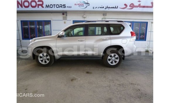 Acheter Import Voiture Toyota Prado Autre à Import - Dubai, Somalie Acheter Import Voiture Toyota Prado Autre à Import - Dubai, Somalie
