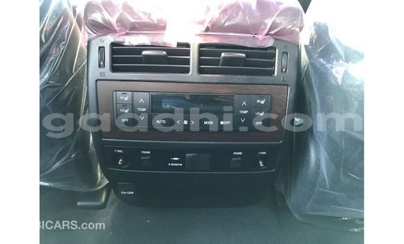 ይግዙ Imported Toyota Land Cruiser ነጭ መኪና በ Import - Dubai በ ሶማሊያ ይግዙ Imported Toyota Land Cruiser ነጭ መኪና በ Import - Dubai በ ሶማሊያ