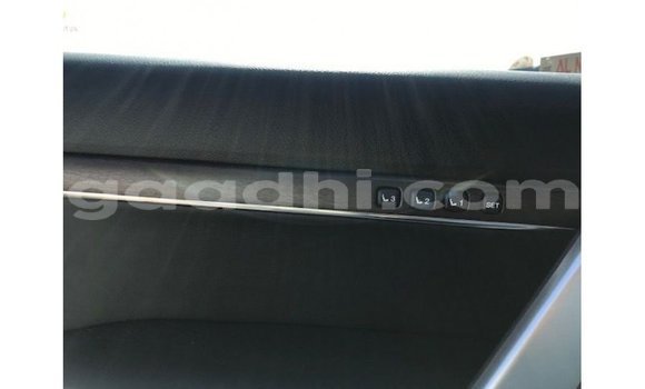 ይግዙ Imported Toyota Land Cruiser ነጭ መኪና በ Import - Dubai በ ሶማሊያ ይግዙ Imported Toyota Land Cruiser ነጭ መኪና በ Import - Dubai በ ሶማሊያ