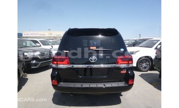 ይግዙ Imported Toyota Land Cruiser ጥቁር መኪና በ Import - Dubai በ ሶማሊያ ይግዙ Imported Toyota Land Cruiser ጥቁር መኪና በ Import - Dubai በ ሶማሊያ