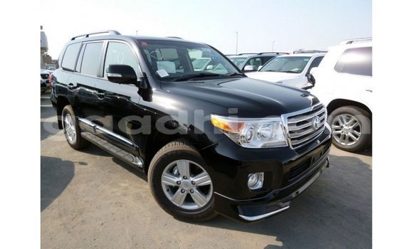 ይግዙ Imported Toyota Land Cruiser ጥቁር መኪና በ Import - Dubai በ ሶማሊያ ይግዙ Imported Toyota Land Cruiser ጥቁር መኪና በ Import - Dubai በ ሶማሊያ
