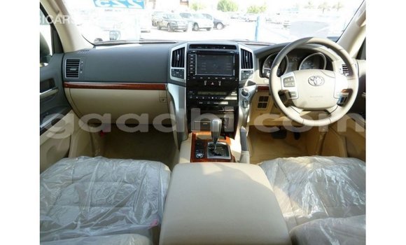 ይግዙ Imported Toyota Land Cruiser ጥቁር መኪና በ Import - Dubai በ ሶማሊያ ይግዙ Imported Toyota Land Cruiser ጥቁር መኪና በ Import - Dubai በ ሶማሊያ