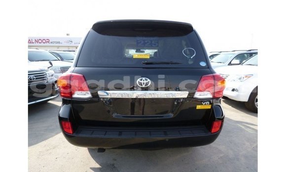 ይግዙ Imported Toyota Land Cruiser ጥቁር መኪና በ Import - Dubai በ ሶማሊያ ይግዙ Imported Toyota Land Cruiser ጥቁር መኪና በ Import - Dubai በ ሶማሊያ