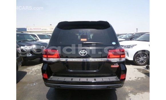 Acheter Import Voiture Toyota Land Cruiser Noir à Import - Dubai, Somalie Acheter Import Voiture Toyota Land Cruiser Noir à Import - Dubai, Somalie