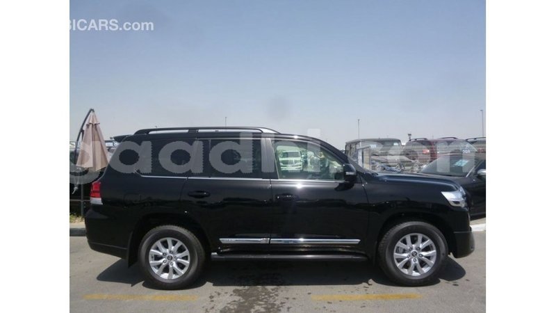 Big with watermark toyota land cruiser somalia import dubai 4218