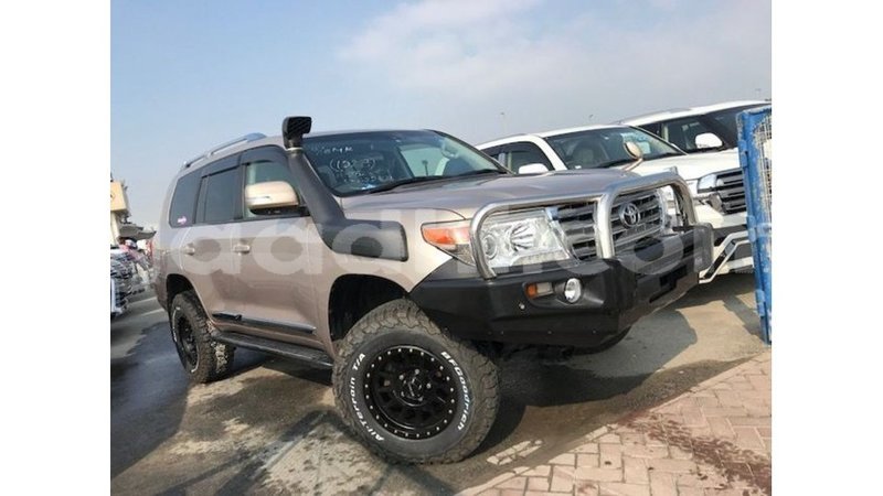 Big with watermark toyota land cruiser somalia import dubai 4219