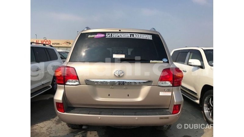 Big with watermark toyota land cruiser somalia import dubai 4219