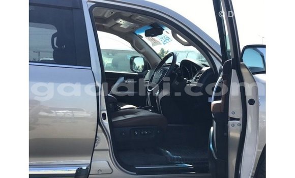 Acheter Import Voiture Toyota Land Cruiser Autre à Import - Dubai, Somalie Acheter Import Voiture Toyota Land Cruiser Autre à Import - Dubai, Somalie