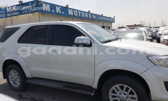 Imported Toyota Fortuner White Makiinaa iti Import - Dubai keessatti Somalia keessatti Imported Toyota Fortuner White Makiinaa iti Import - Dubai keessatti Somalia keessatti
